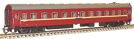 Long distance Passenger sleeping car (red)<br /><a href='images/pictures/TT_Model/2020.jpg' target='_blank'>Full size image</a>
